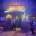 Animez de votre soirée grâce à un stand saloon ! A vous l'Ouest américain !