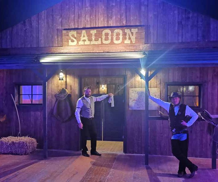 Animez de votre soirée grâce à un stand saloon ! A vous l'Ouest américain !